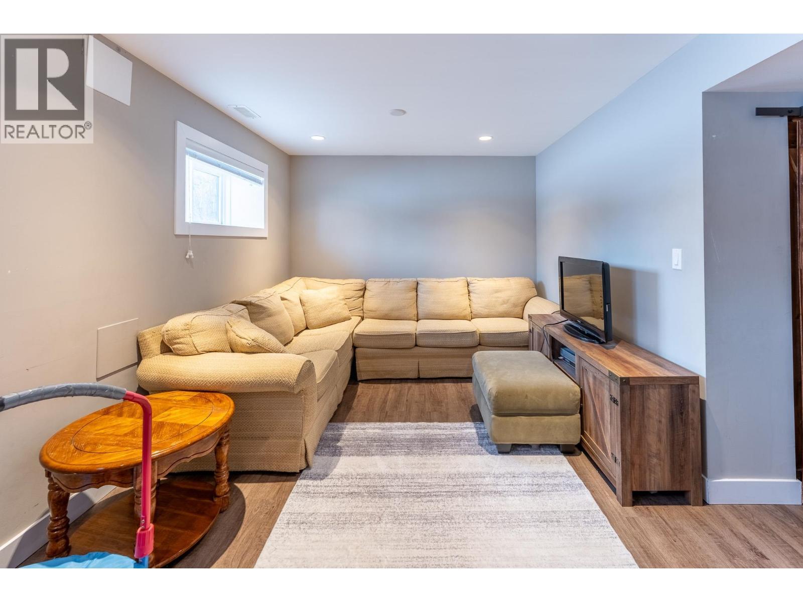 660 Pilot Street, Prince George, BC - Indoor