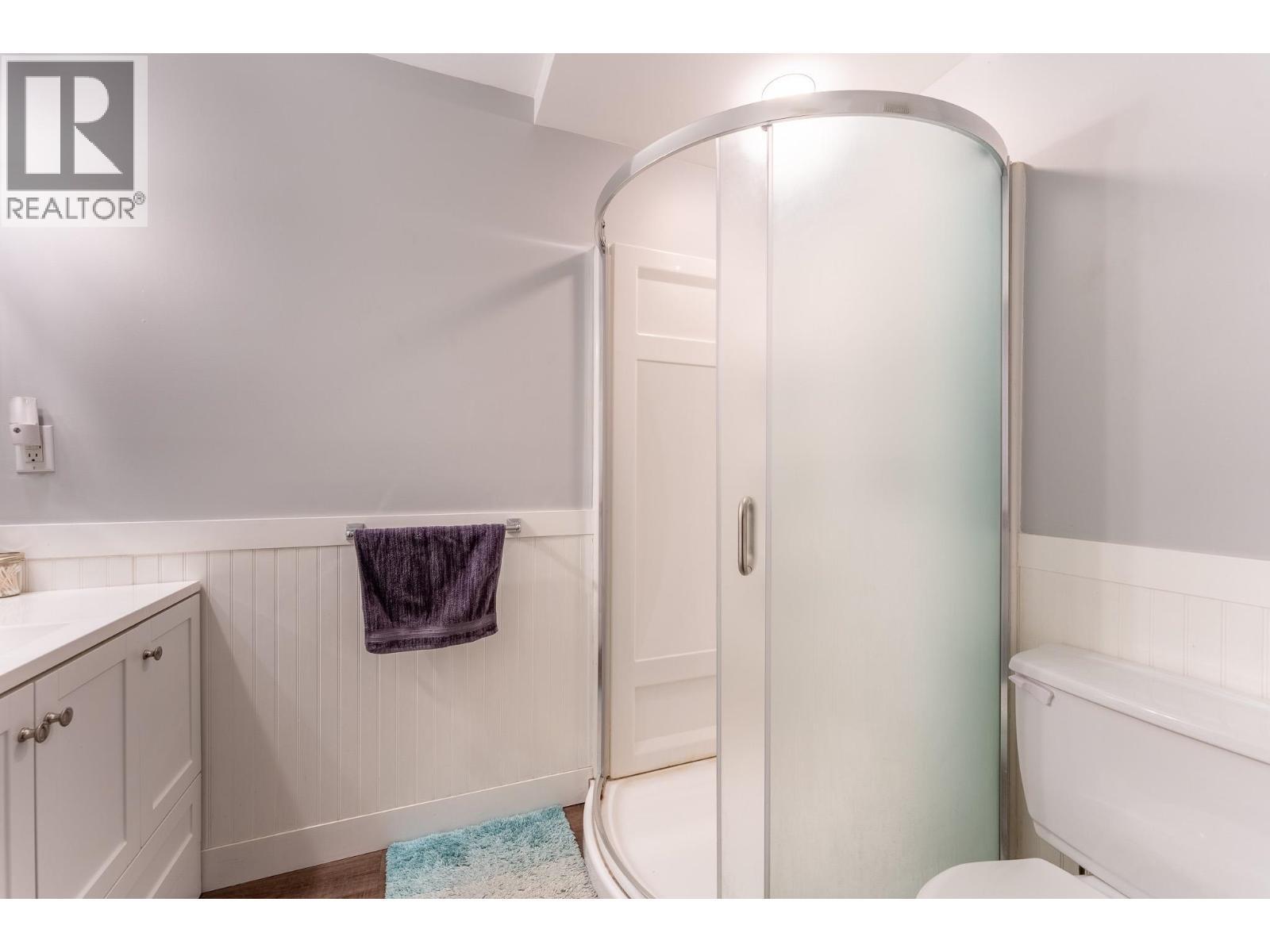 660 Pilot Street, Prince George, BC - Indoor Photo Showing Bathroom