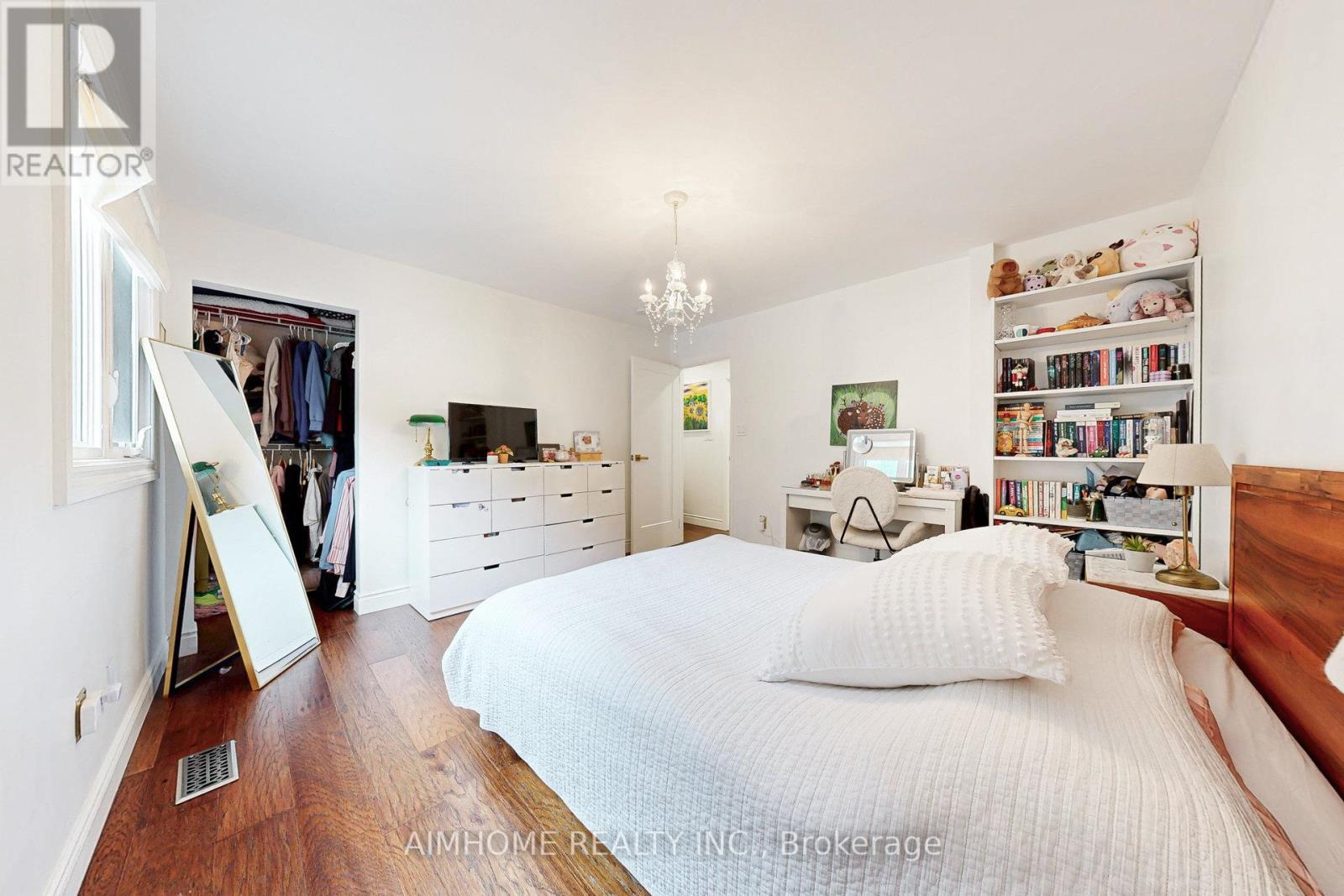 Second Floor Second Bedroom - 23 Hildegard Drive, Hamilton, ON - Indoor Photo Showing Bedroom