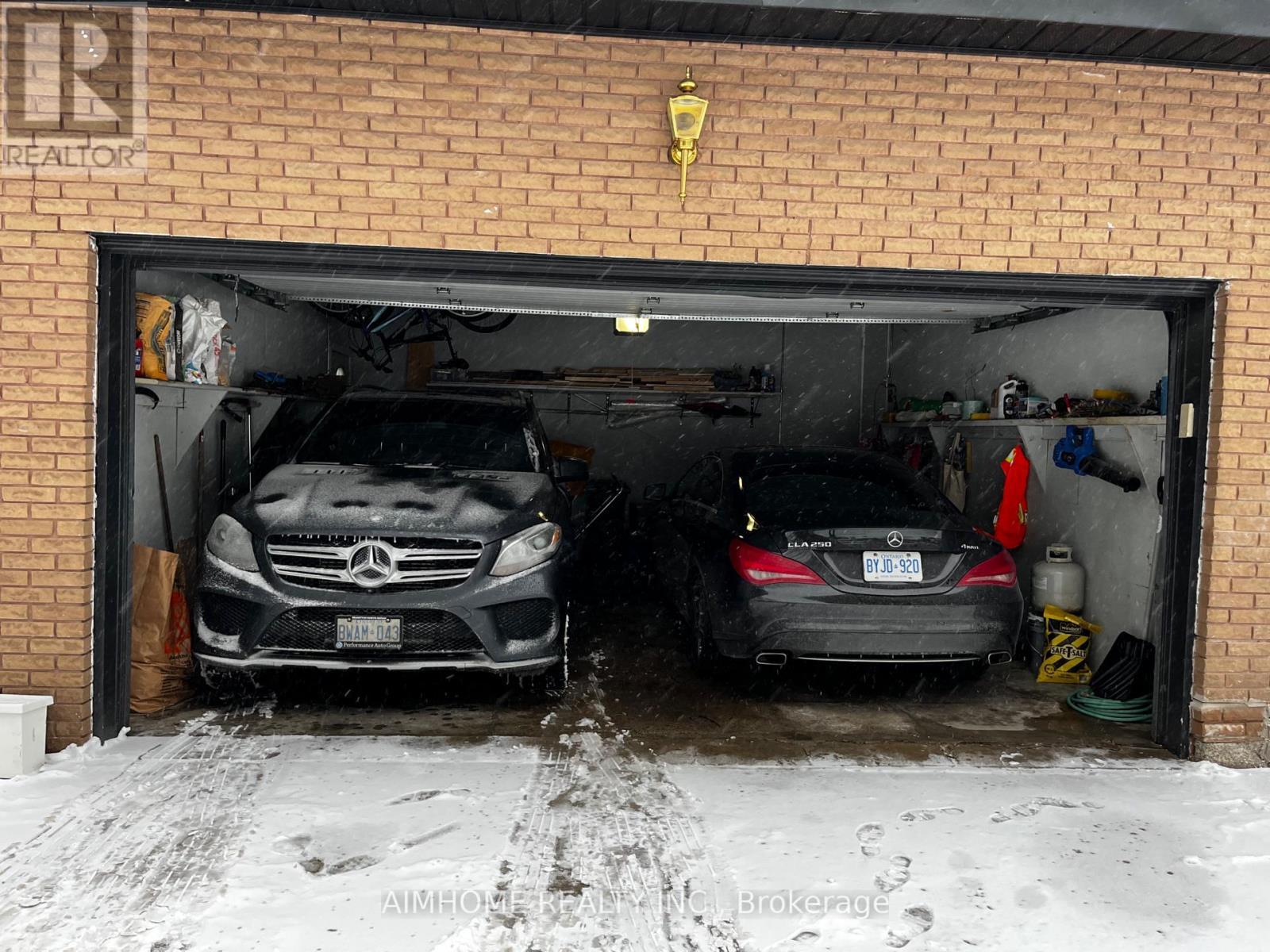 Two Car Built-in Garage - 23 Hildegard Drive, Hamilton, ON - Indoor