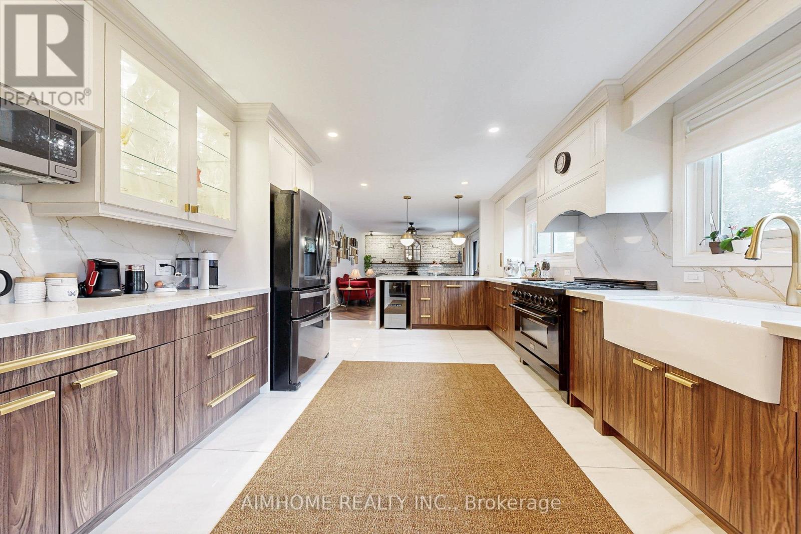 Main Floor Kitchen - 23 Hildegard Drive, Hamilton, ON - Indoor Photo Showing Kitchen With Upgraded Kitchen