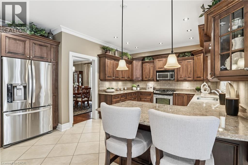 1121 Forestvale Drive, Burlington, ON - Indoor Photo Showing Kitchen With Upgraded Kitchen
