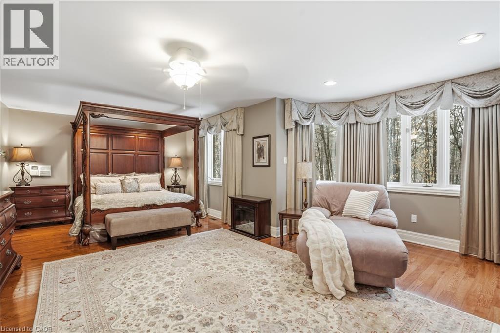 1121 Forestvale Drive, Burlington, ON - Indoor Photo Showing Bedroom