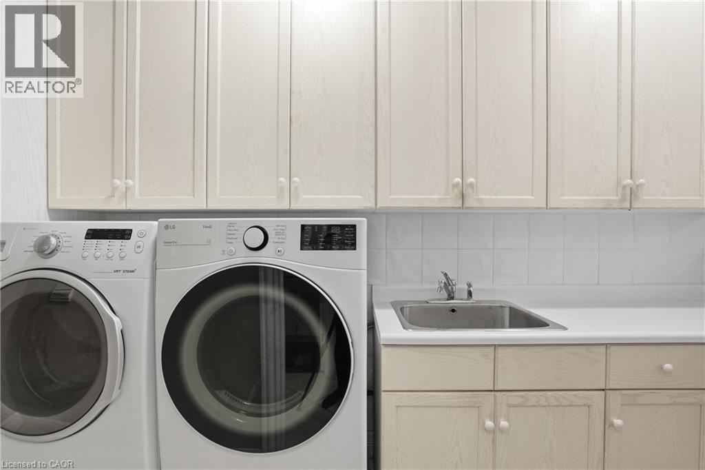 1121 Forestvale Drive, Burlington, ON - Indoor Photo Showing Laundry Room