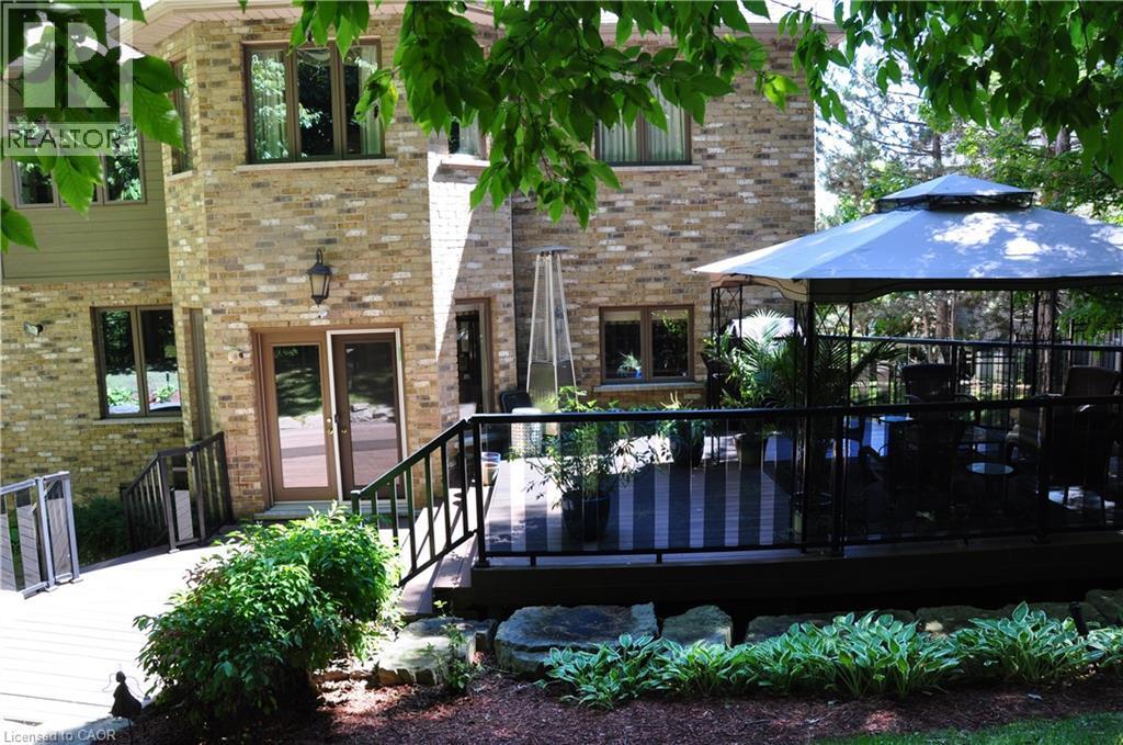 1121 Forestvale Drive, Burlington, ON - Outdoor With Deck Patio Veranda