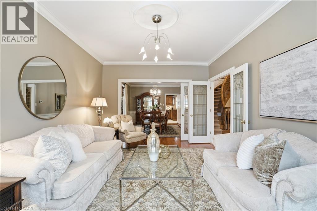 1121 Forestvale Drive, Burlington, ON - Indoor Photo Showing Living Room