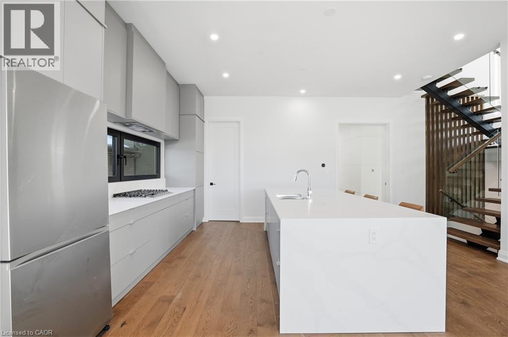 36 Windemere Road, Hamilton, ON - Indoor Photo Showing Kitchen
