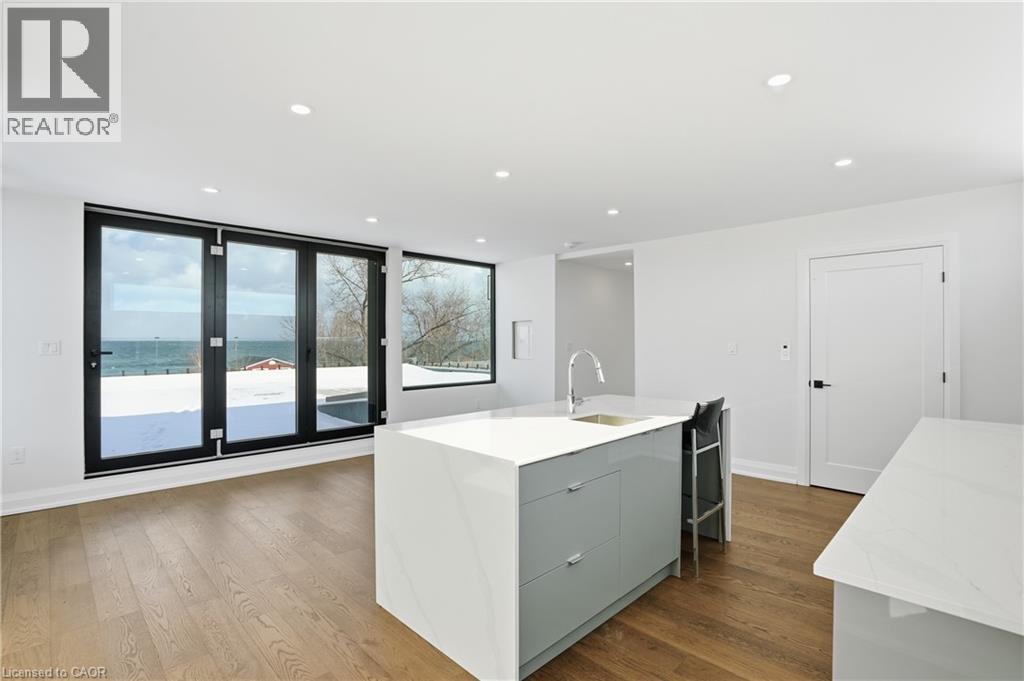 Rooftop Kitchenette - 36 Windemere Road, Hamilton, ON - Indoor