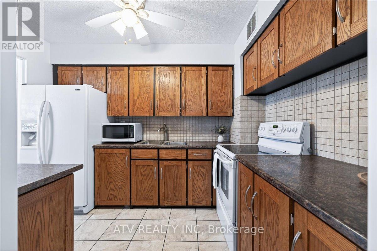 804 - 151 La Rose Avenue, Toronto, ON - Indoor Photo Showing Kitchen With Double Sink