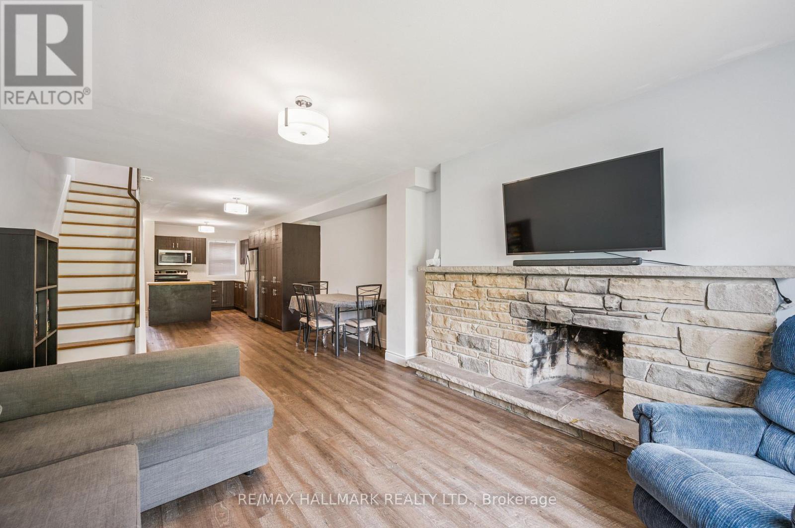 25 - 288 Westcourt Place, Waterloo, ON - Indoor Photo Showing Living Room With Fireplace