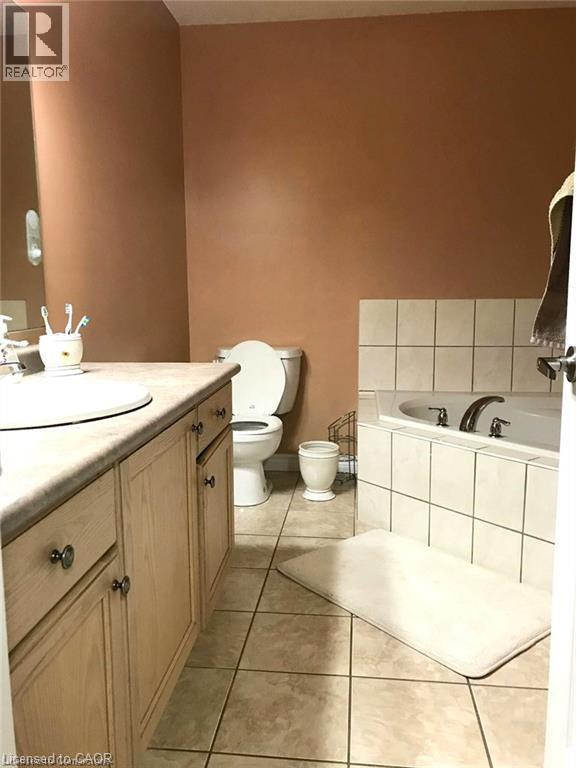 193 Huck Crescent, Kitchener, ON - Indoor Photo Showing Bathroom