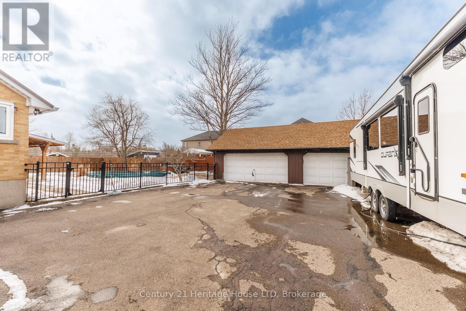 4 Car Garage - 467 Gorham Rd Road, Fort Erie (Point Abino), ON - Outdoor