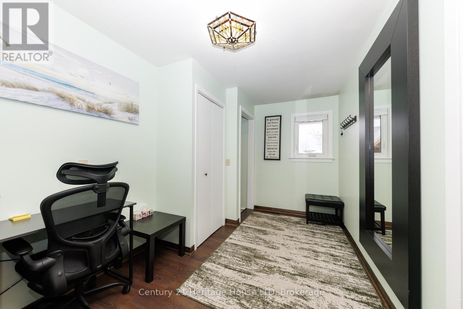 Mud Room leading to back entrance - 467 Gorham Rd Road, Fort Erie (Point Abino), ON - Indoor