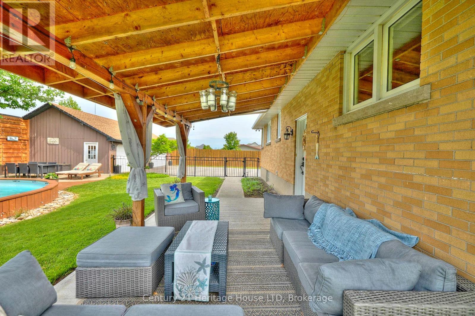 Covered patio - 467 Gorham Rd Road, Fort Erie (Point Abino), ON - Outdoor With Deck Patio Veranda With Exterior