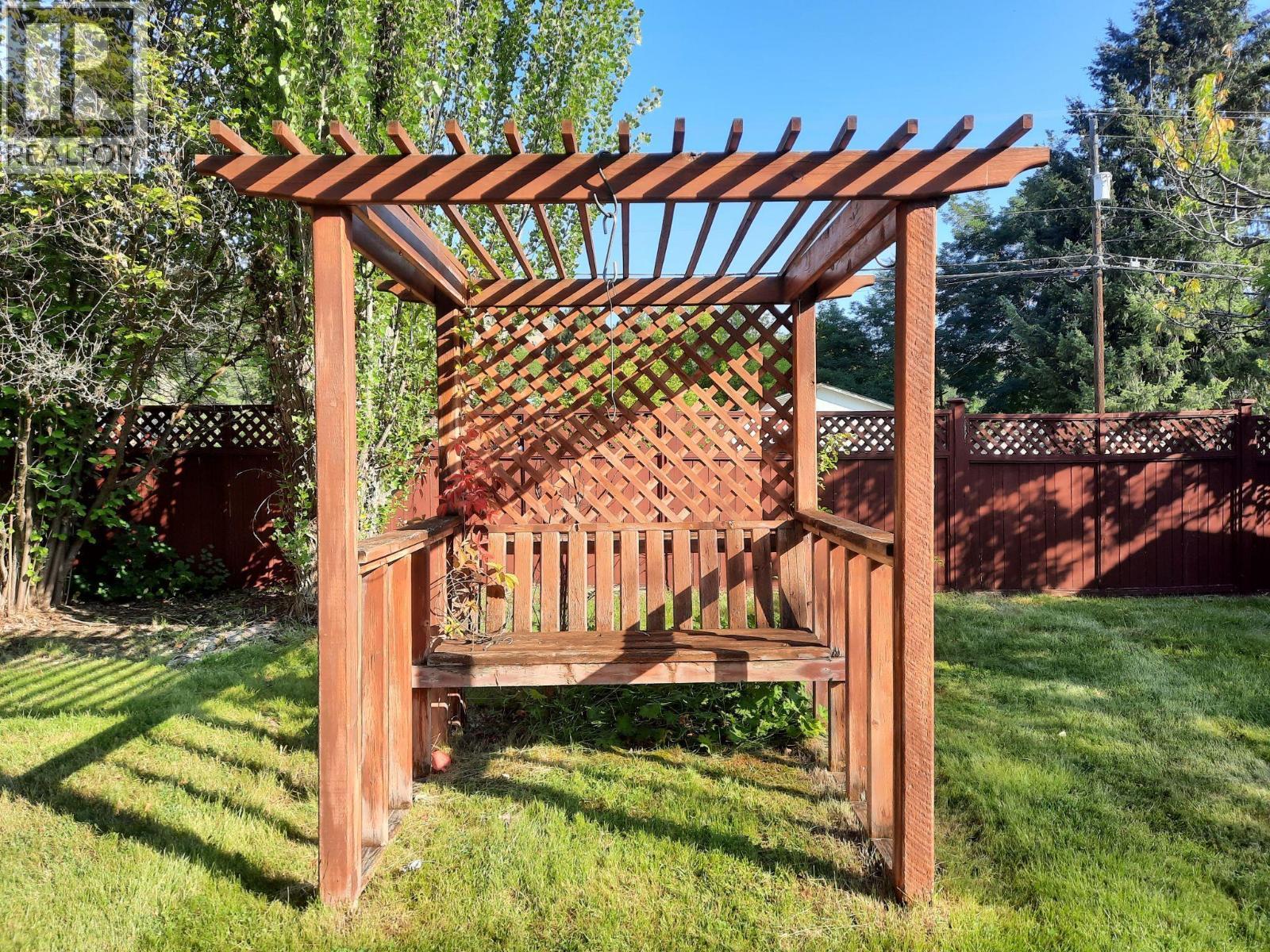 4300 Victoria Avenue E, Grand Forks, BC