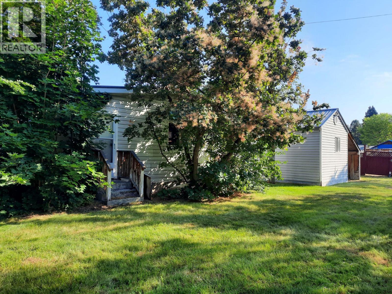 4300 Victoria Avenue E, Grand Forks, BC