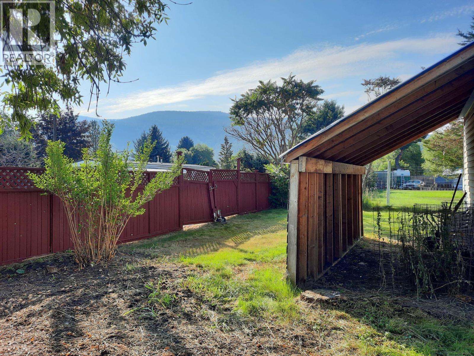 4300 Victoria Avenue E, Grand Forks, BC