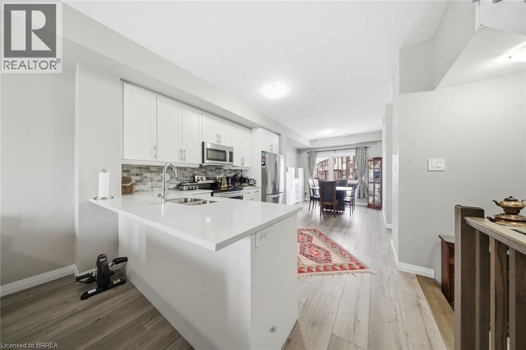 720 Grey Street Unit# 46, Brantford, ON - Indoor Photo Showing Kitchen