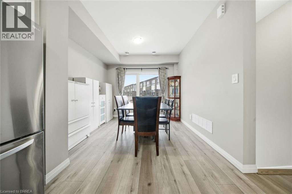 720 Grey Street Unit# 46, Brantford, ON - Indoor Photo Showing Dining Room