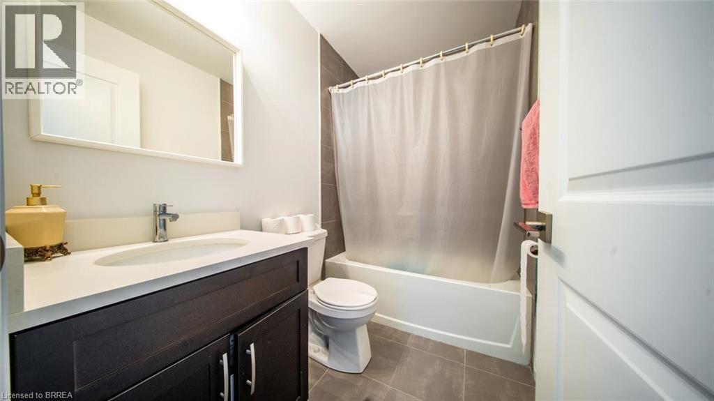 720 Grey Street Unit# 46, Brantford, ON - Indoor Photo Showing Bathroom