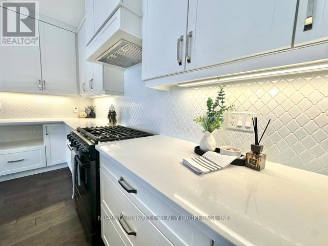 1795 Brayford Avenue, London South (South K), ON - Indoor Photo Showing Kitchen With Upgraded Kitchen