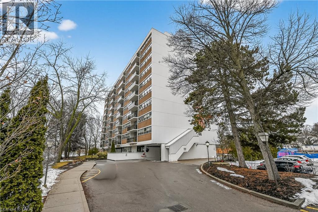 212 Kerr Street Unit# 702, Oakville, ON - Outdoor