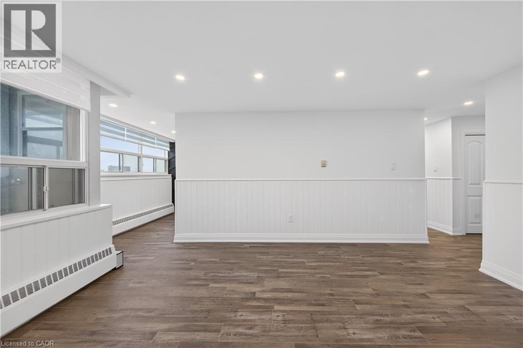 212 Kerr Street Unit# 702, Oakville, ON - Indoor Photo Showing Other Room