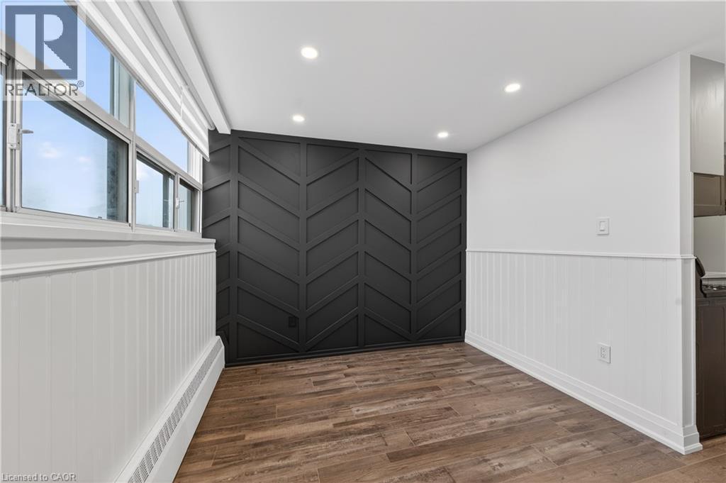 212 Kerr Street Unit# 702, Oakville, ON - Indoor Photo Showing Other Room