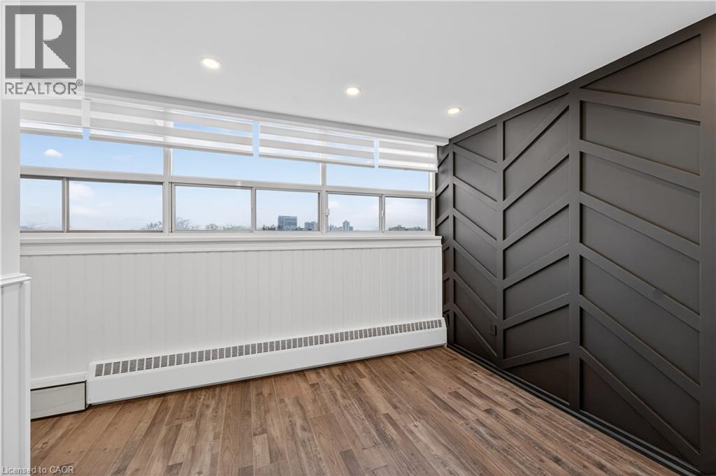 212 Kerr Street Unit# 702, Oakville, ON - Indoor Photo Showing Other Room