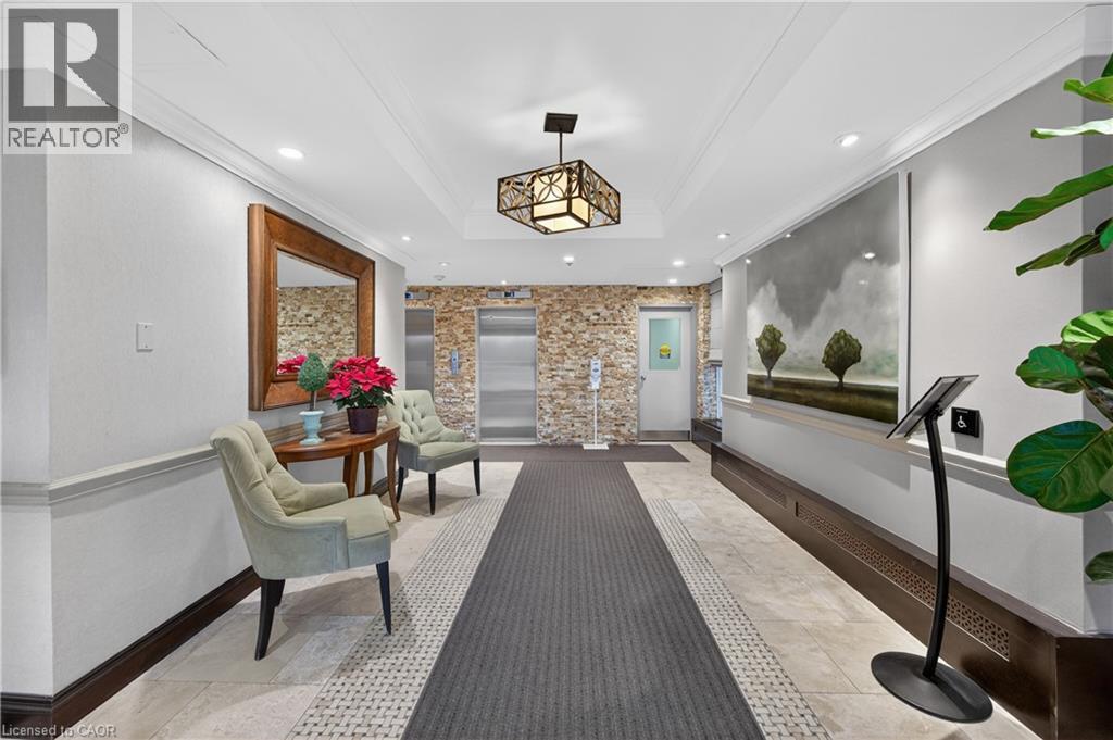 212 Kerr Street Unit# 702, Oakville, ON - Indoor Photo Showing Other Room