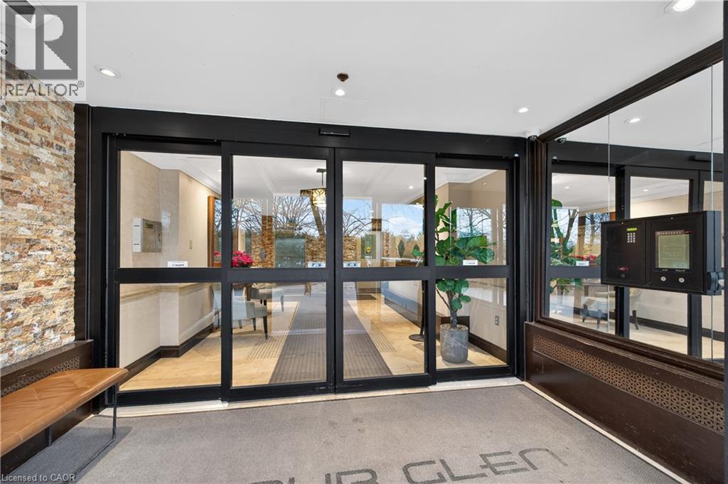 212 Kerr Street Unit# 702, Oakville, ON - Indoor Photo Showing Other Room