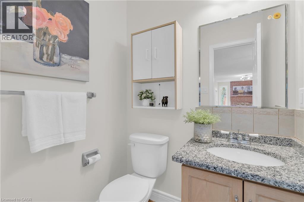 1 Balfour Court, Guelph, ON - Indoor Photo Showing Bathroom