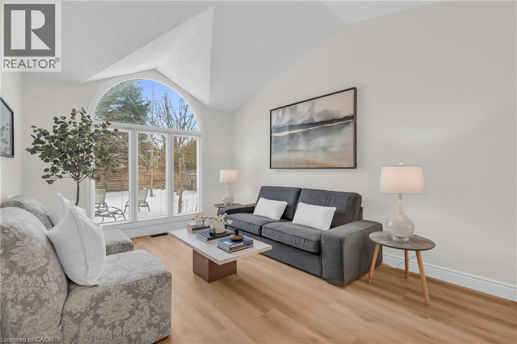 1 Balfour Court, Guelph, ON - Indoor Photo Showing Living Room