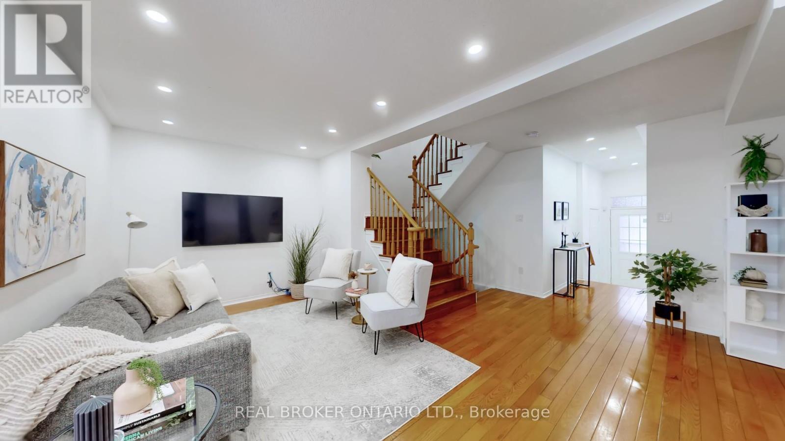 51 Unsworth Crescent, Ajax, ON - Indoor Photo Showing Living Room