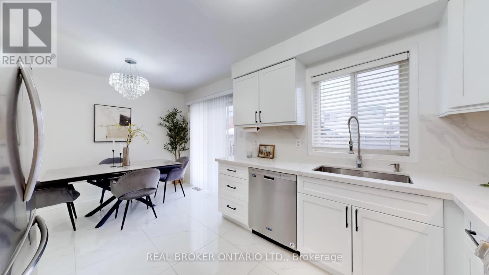 51 Unsworth Crescent, Ajax, ON - Indoor Photo Showing Kitchen