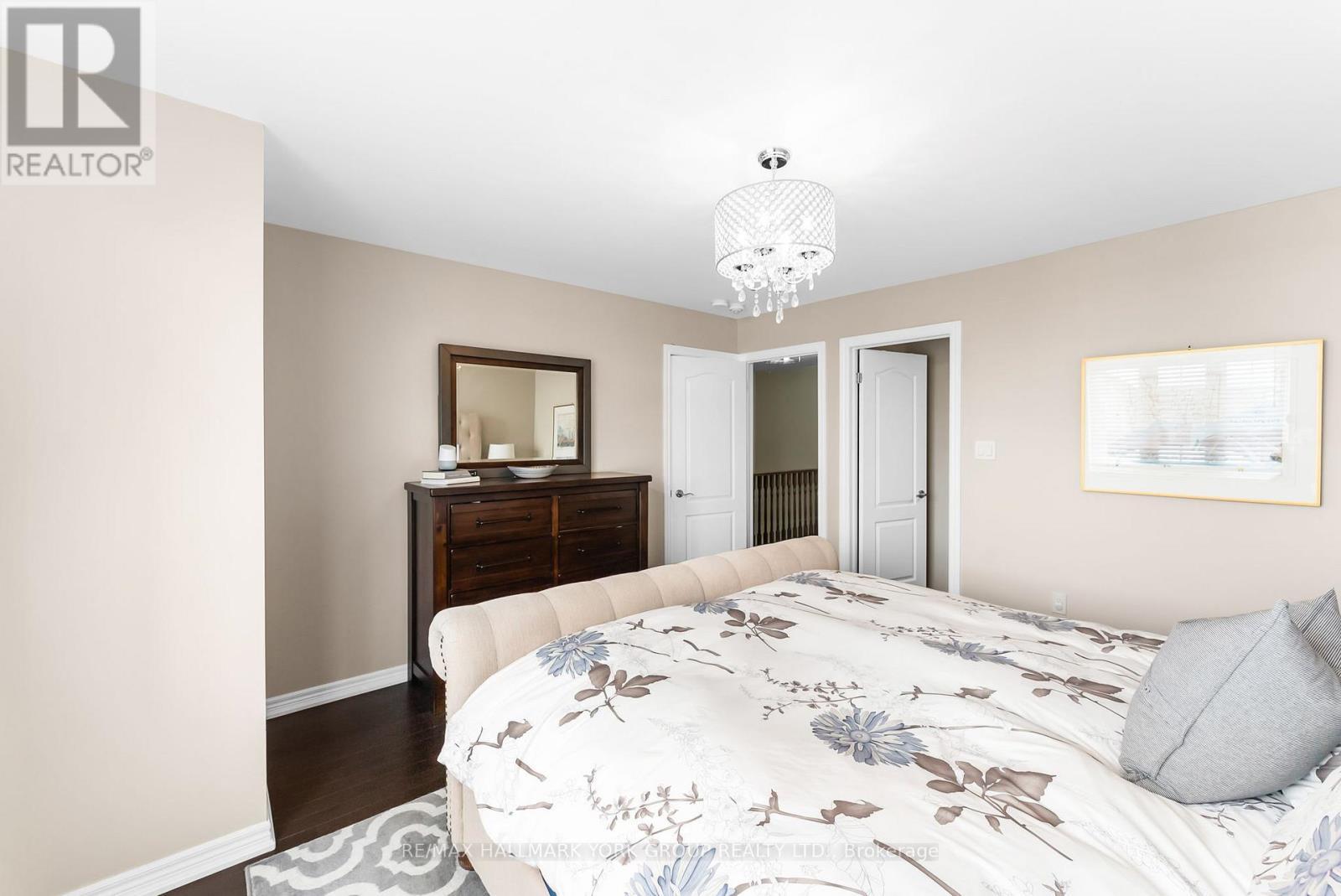 13 Charmuse Lane - East Gwillimbury - 13 Charmuse Lane, East Gwillimbury, ON - Indoor Photo Showing Bedroom