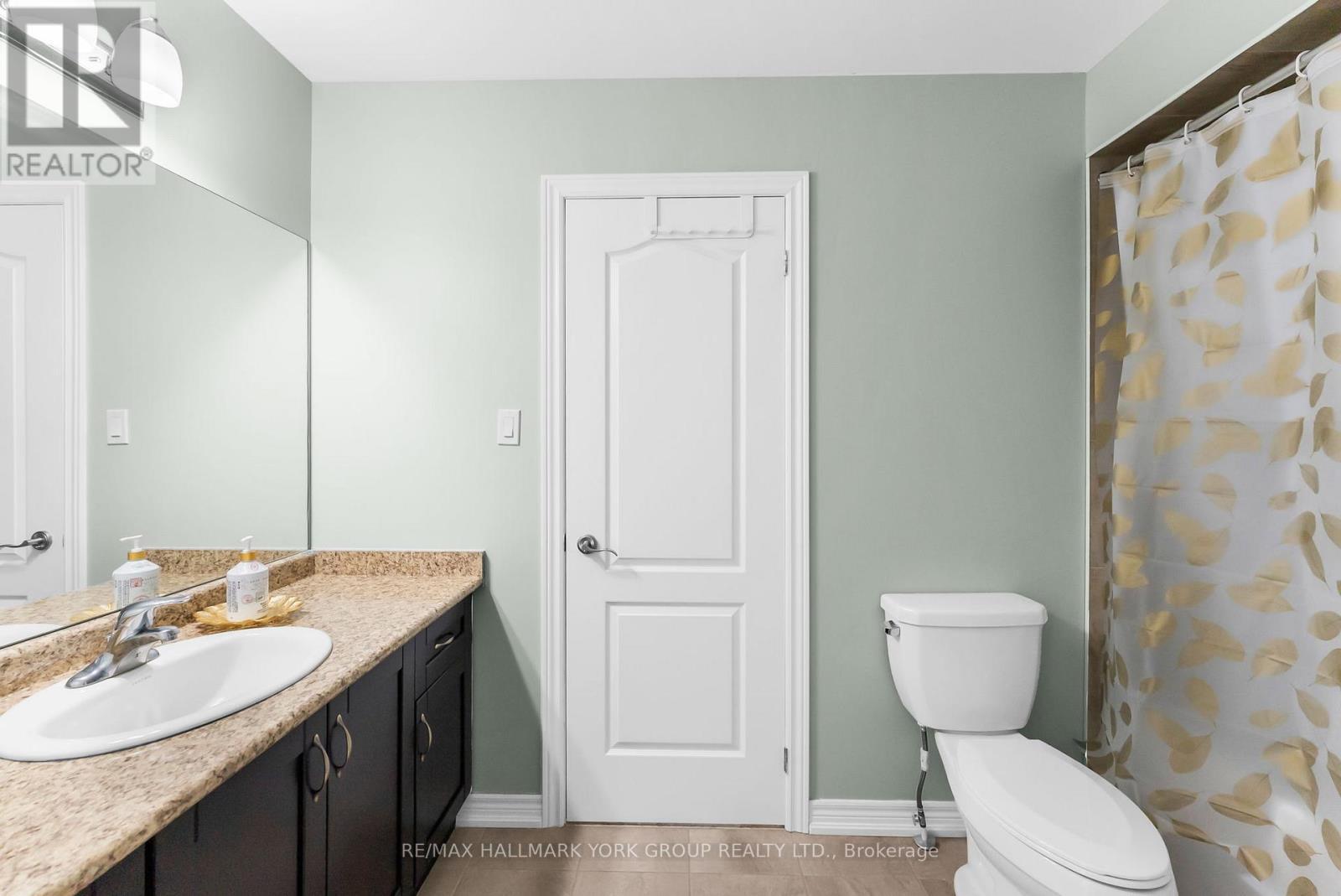 13 Charmuse Lane - East Gwillimbury - 13 Charmuse Lane, East Gwillimbury, ON - Indoor Photo Showing Bathroom