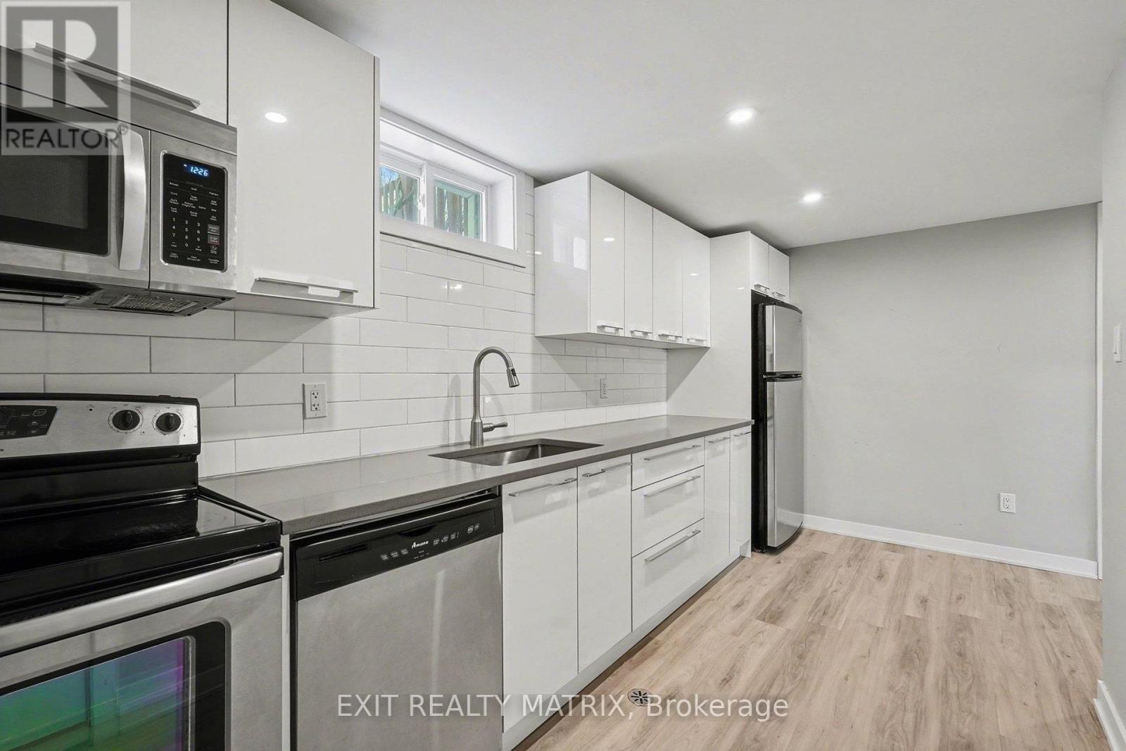 91 Sheldrake Drive, Ottawa, ON - Indoor Photo Showing Kitchen
