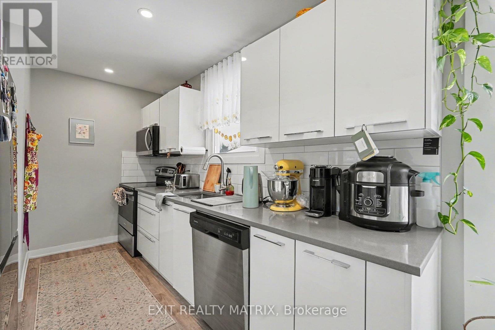 91 Sheldrake Drive, Ottawa, ON - Indoor Photo Showing Kitchen