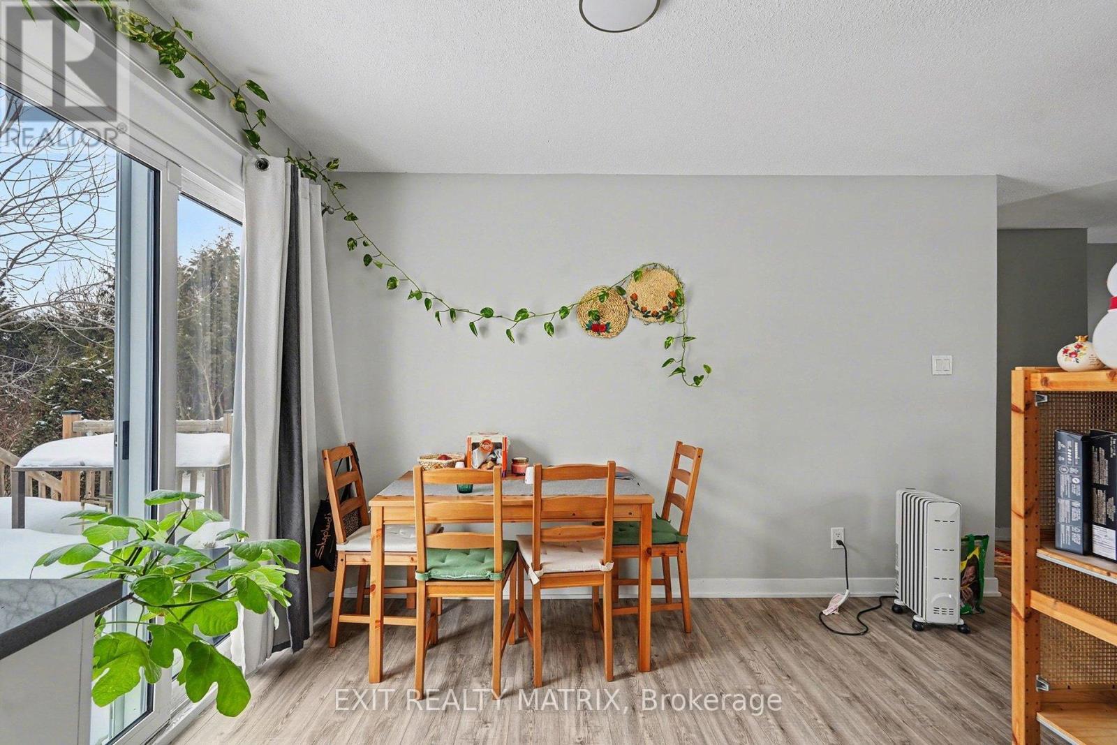 91 Sheldrake Drive, Ottawa, ON - Indoor Photo Showing Dining Room