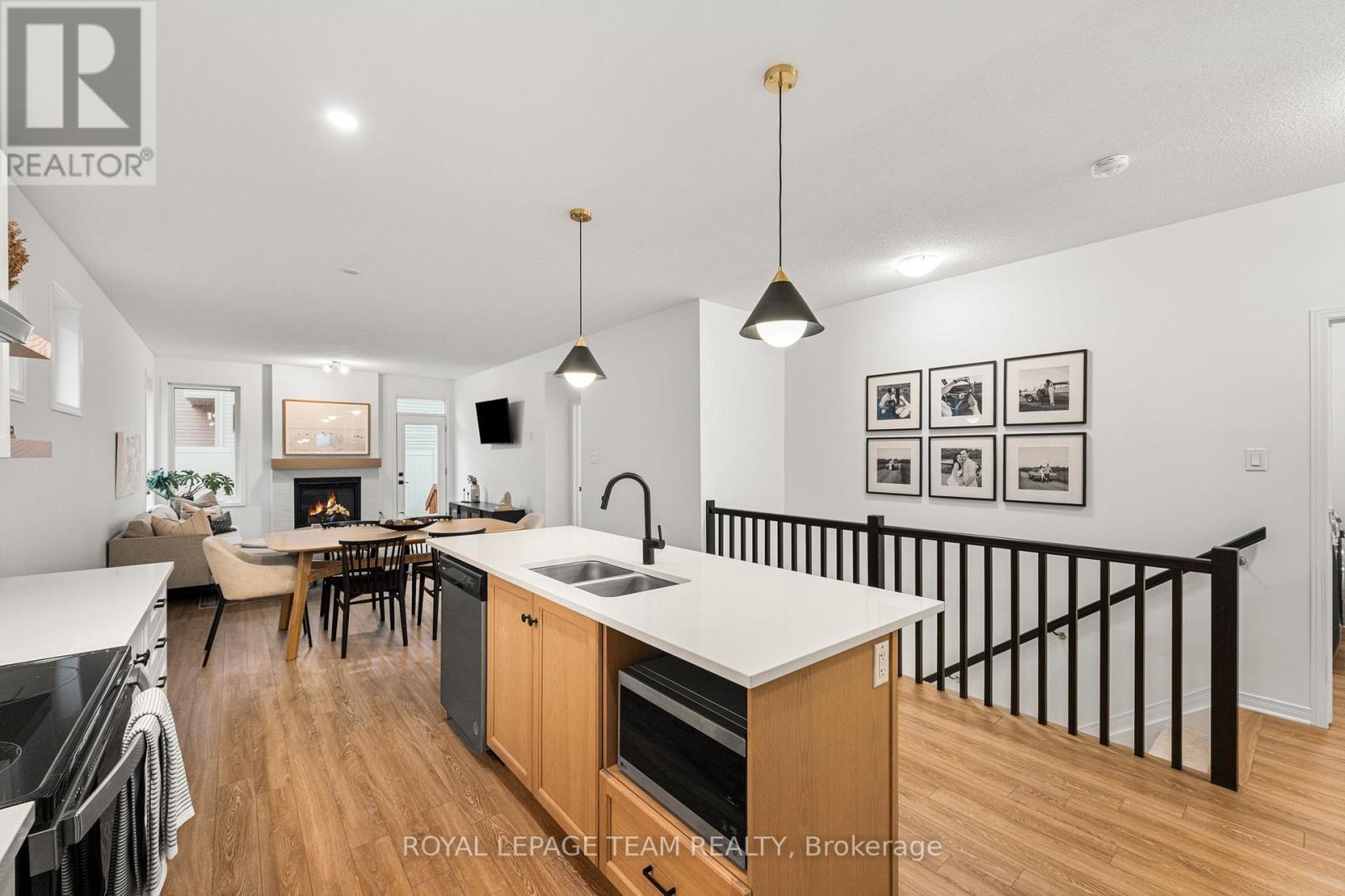 Kitchen - 198 Rathwell Street, Carleton Place, ON - Indoor Photo Showing Kitchen With Double Sink With Upgraded Kitchen