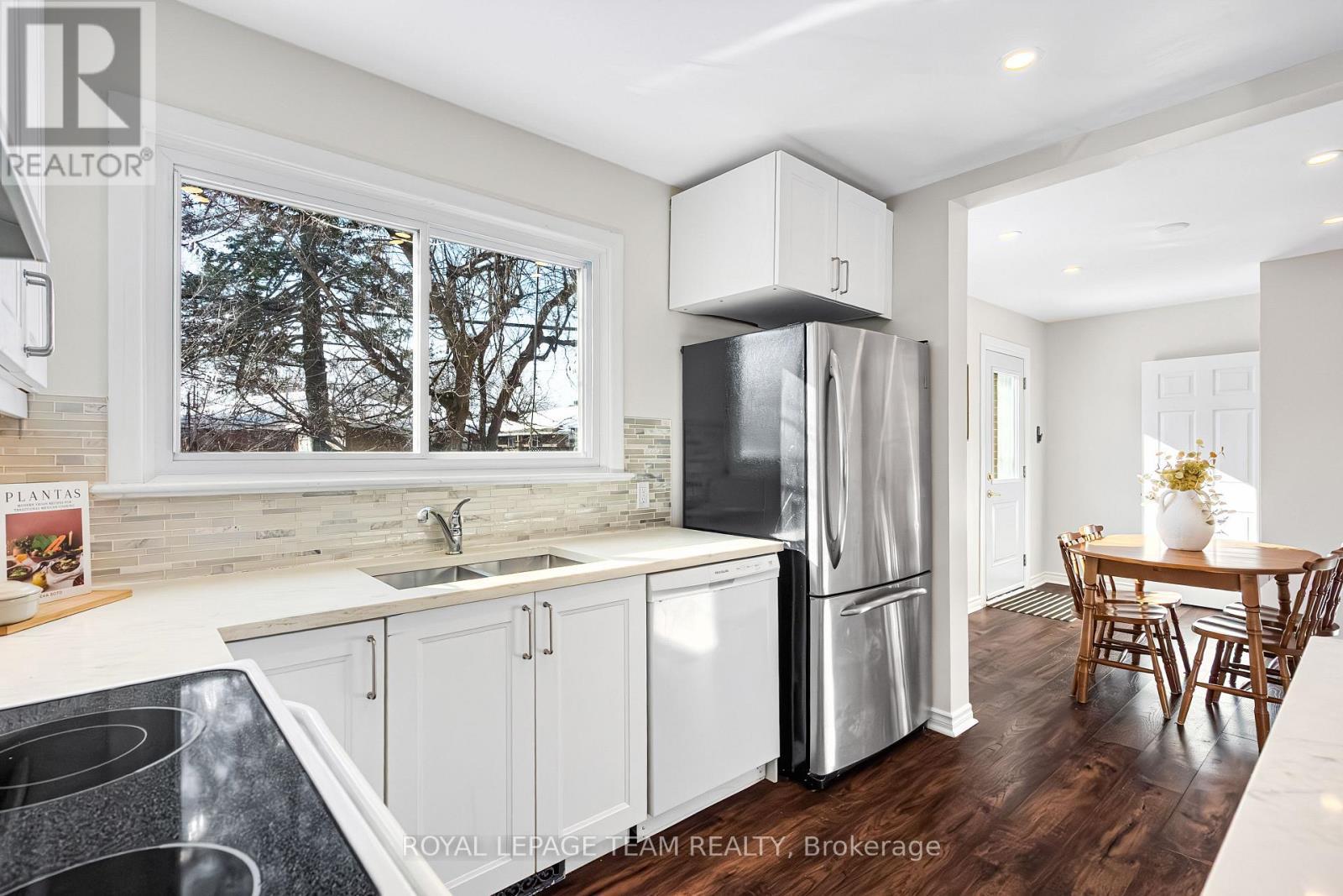 852 Borthwick Avenue, Ottawa, ON - Indoor Photo Showing Kitchen With Double Sink