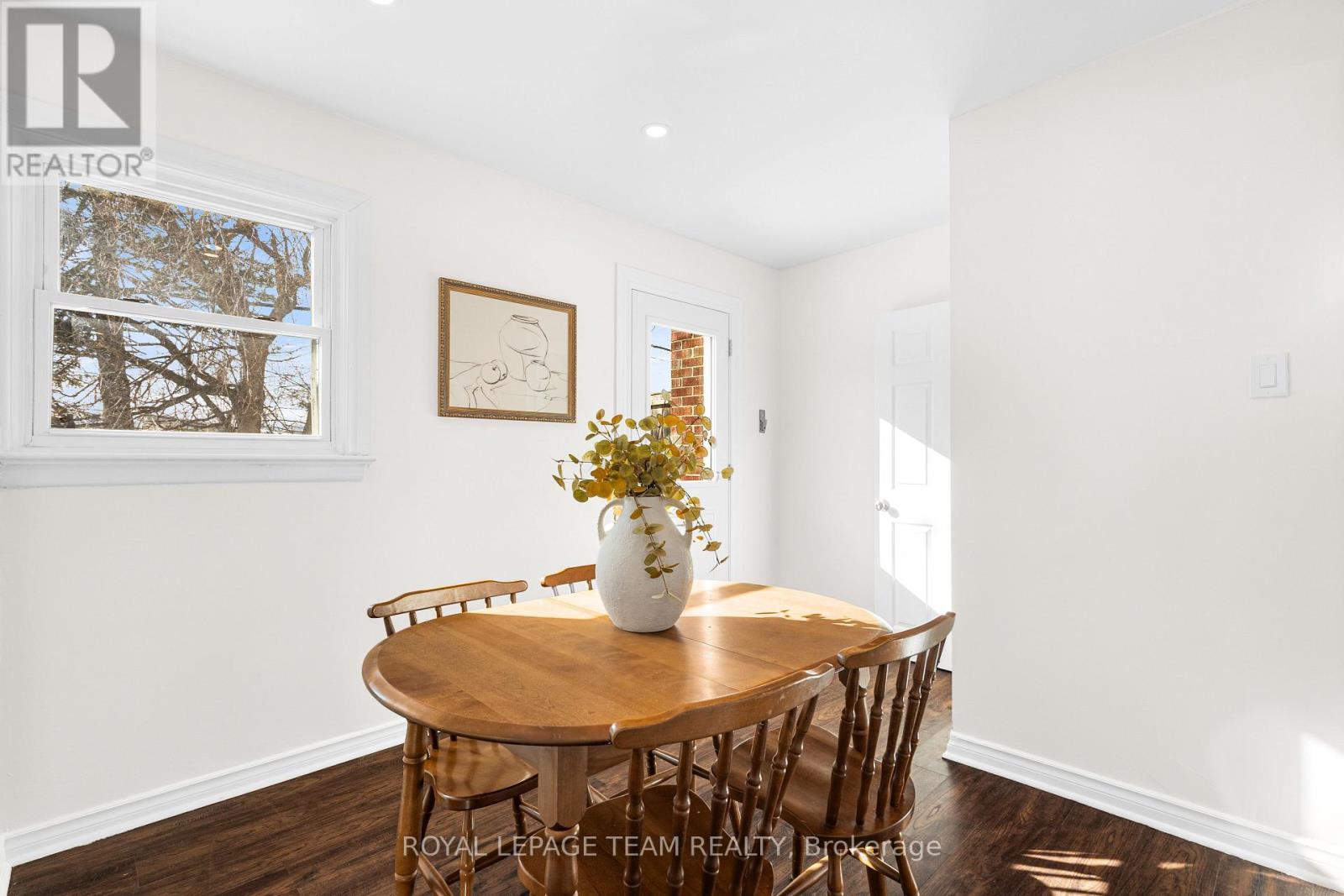852 Borthwick Avenue, Ottawa, ON - Indoor Photo Showing Dining Room