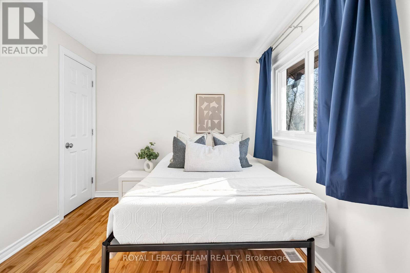 852 Borthwick Avenue, Ottawa, ON - Indoor Photo Showing Bedroom