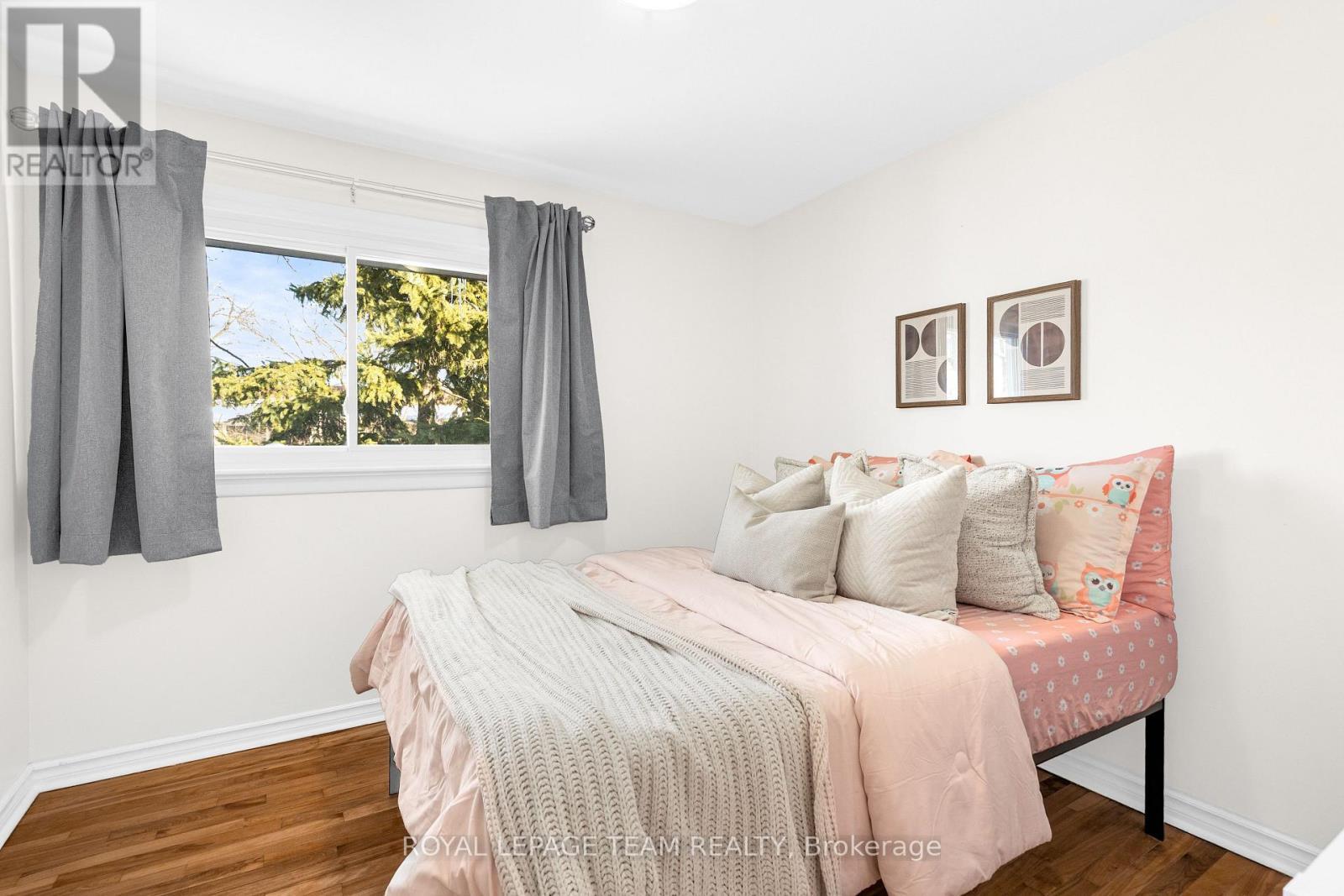 852 Borthwick Avenue, Ottawa, ON - Indoor Photo Showing Bedroom