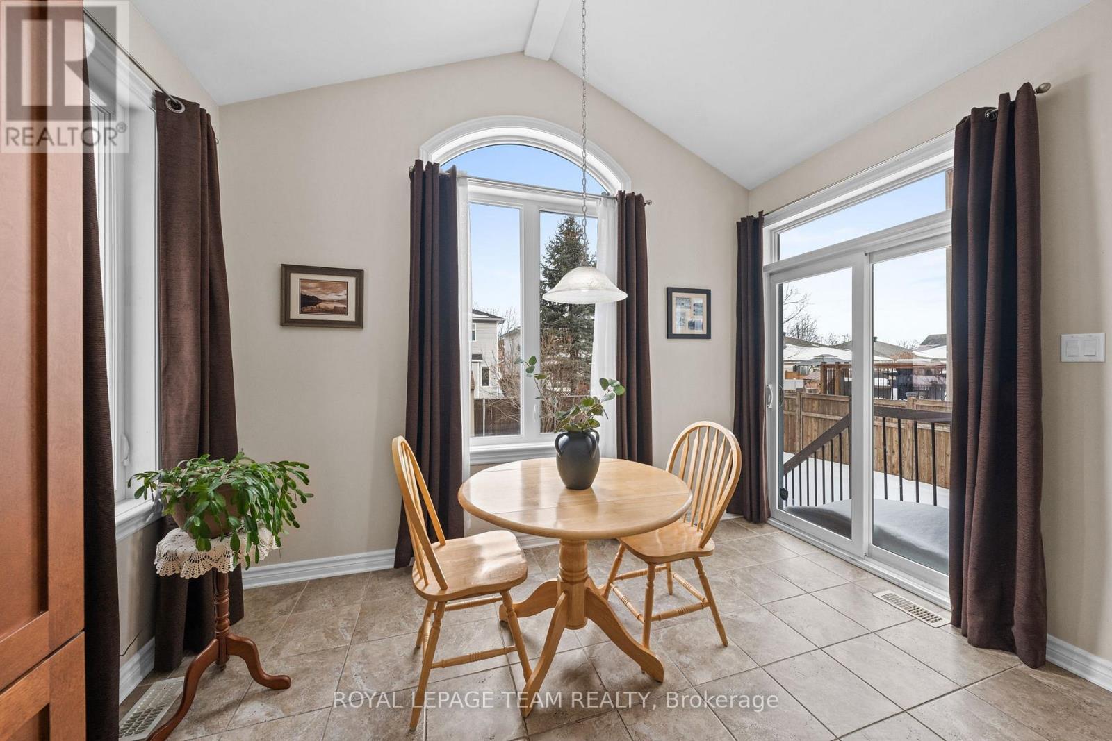 257 Denali Way, Ottawa, ON - Indoor Photo Showing Dining Room