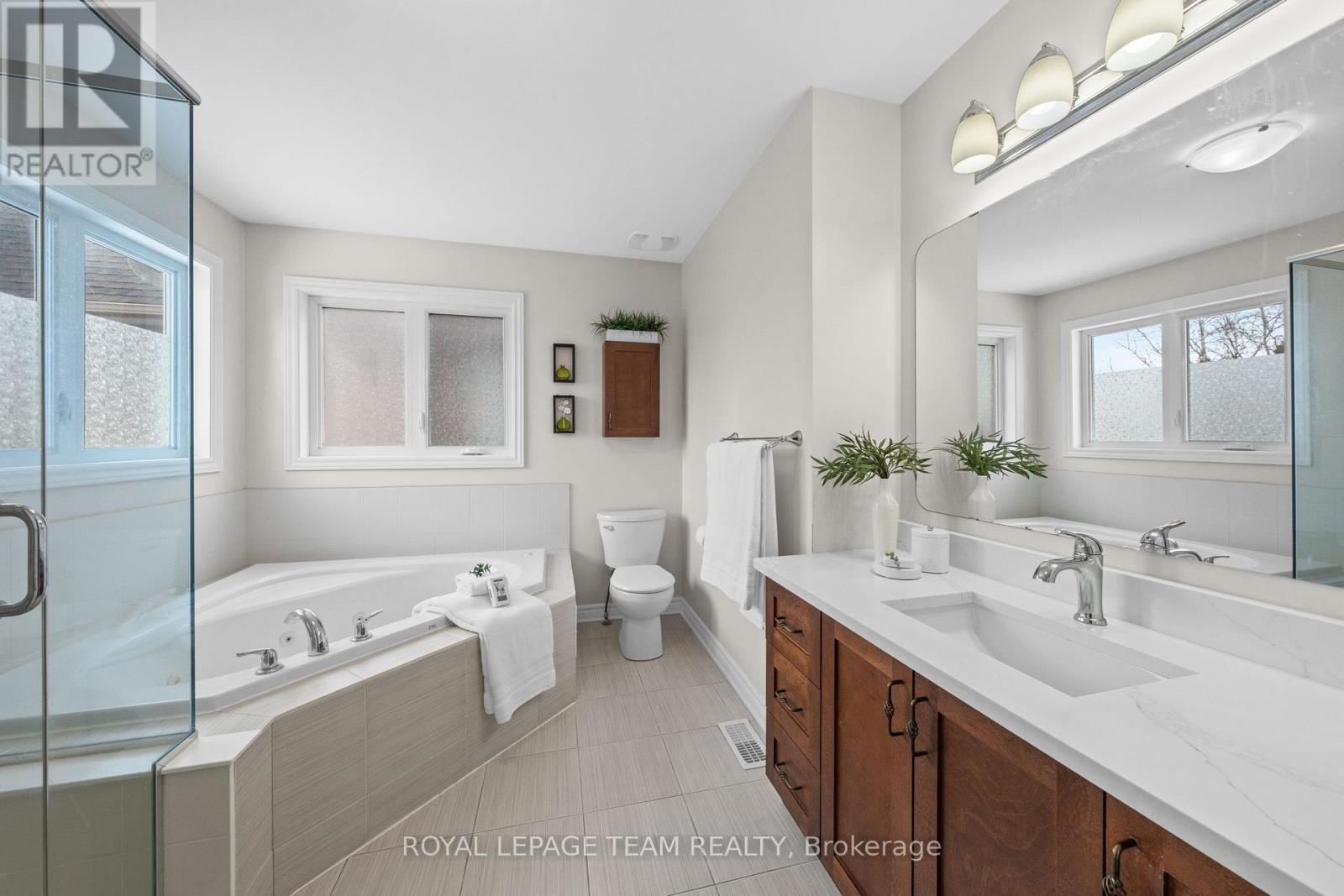 257 Denali Way, Ottawa, ON - Indoor Photo Showing Bathroom