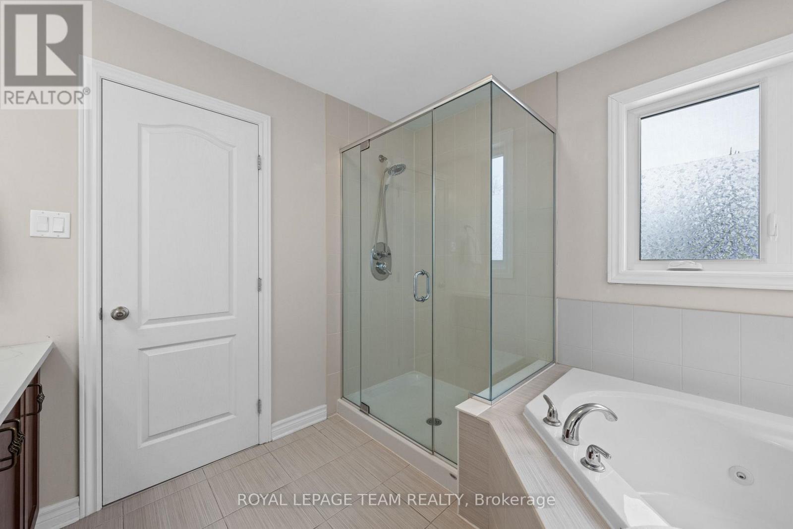 257 Denali Way, Ottawa, ON - Indoor Photo Showing Bathroom