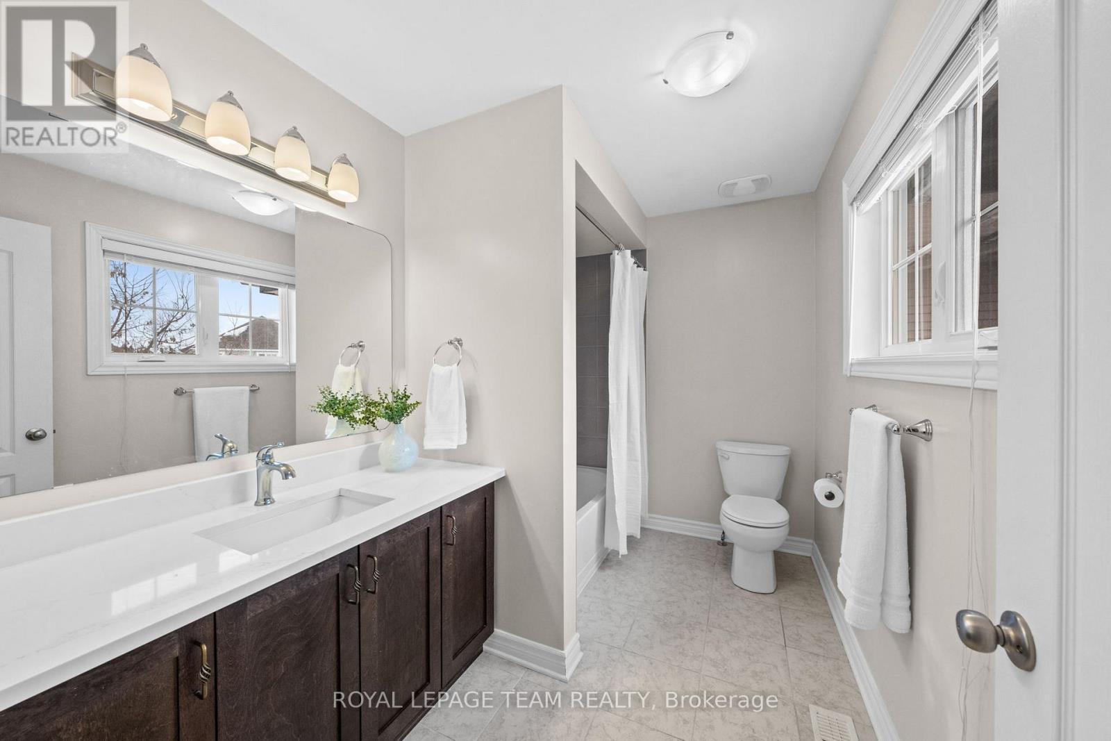 257 Denali Way, Ottawa, ON - Indoor Photo Showing Bathroom