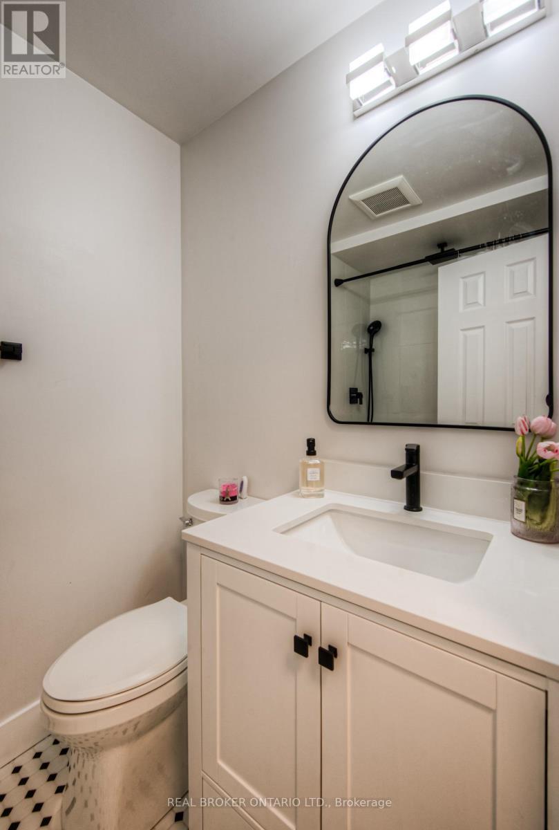 23 Carberry Road, Erin, ON - Indoor Photo Showing Bathroom